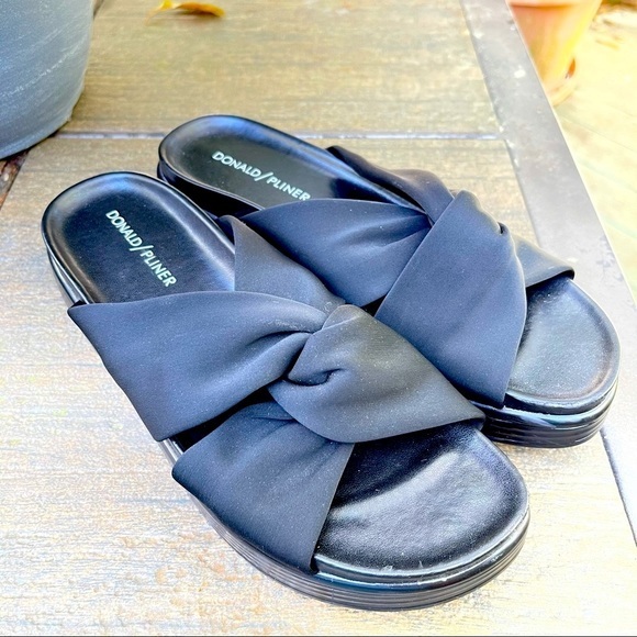 Donald J Pliner Black Twist Bow Slide Sandals 7m